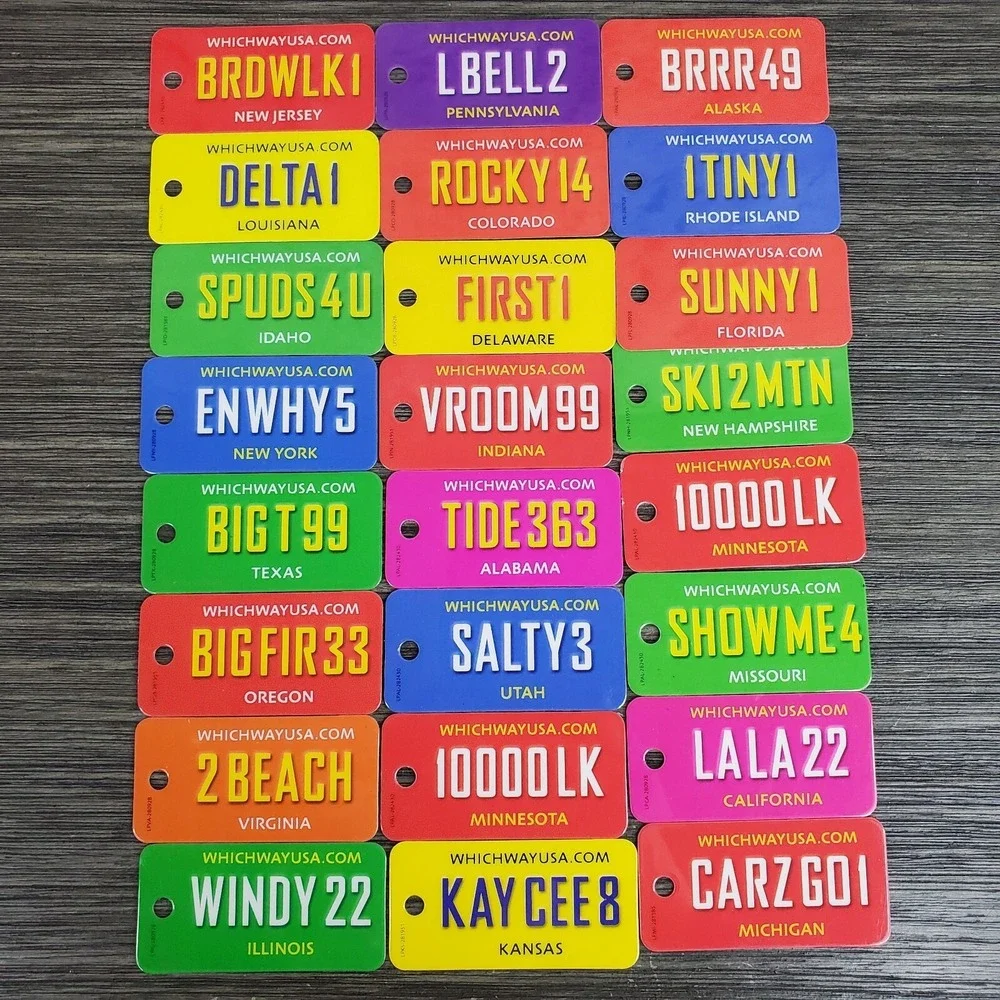 Lot Of 24 Plastic Tiny‎ United States Vanity Plates 2.5